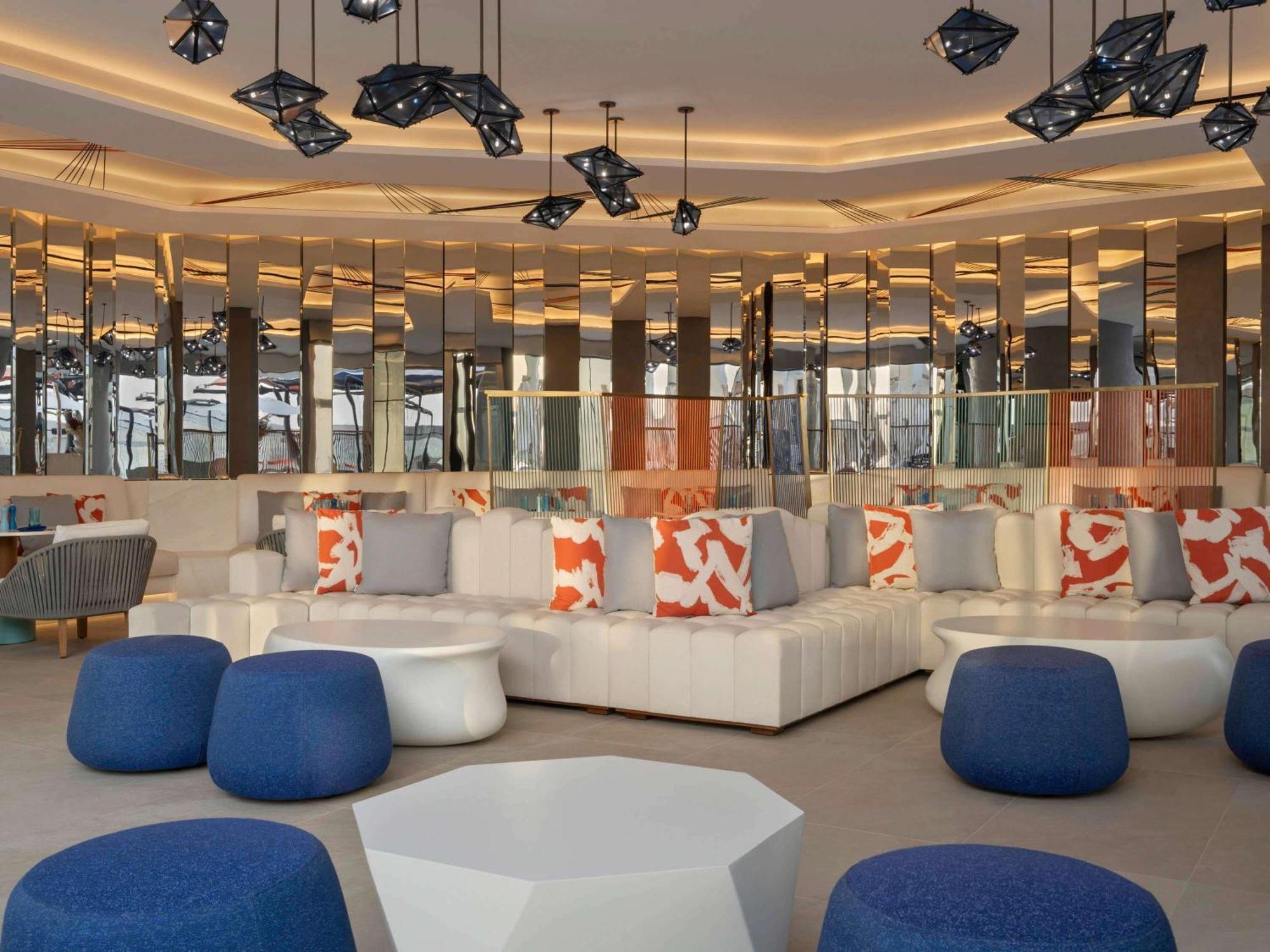 Hotel So/ Uptown Dubai Exterior foto The lounge at the airport