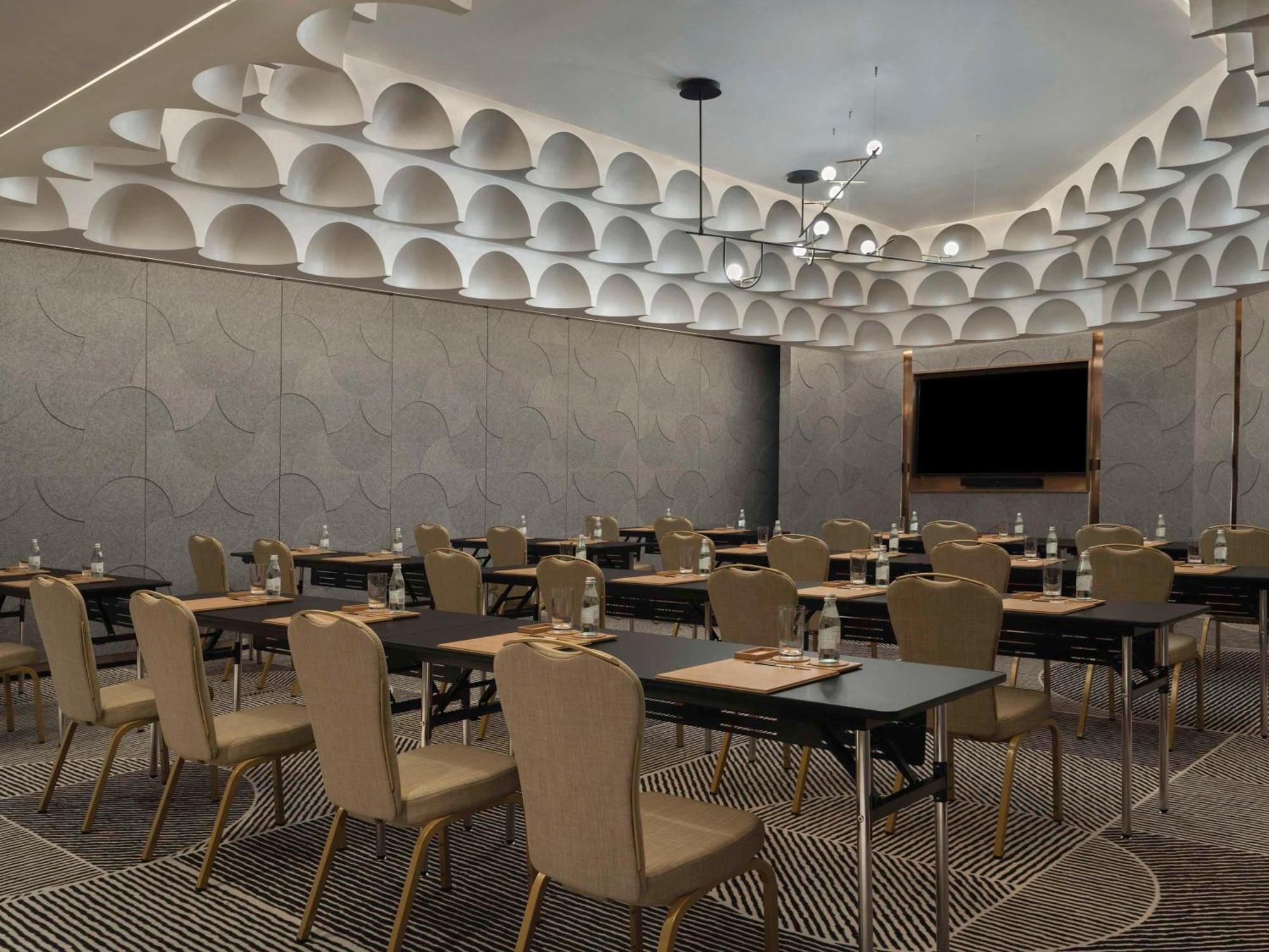 Hotel So/ Uptown Dubai Exterior foto The interior of the meeting room