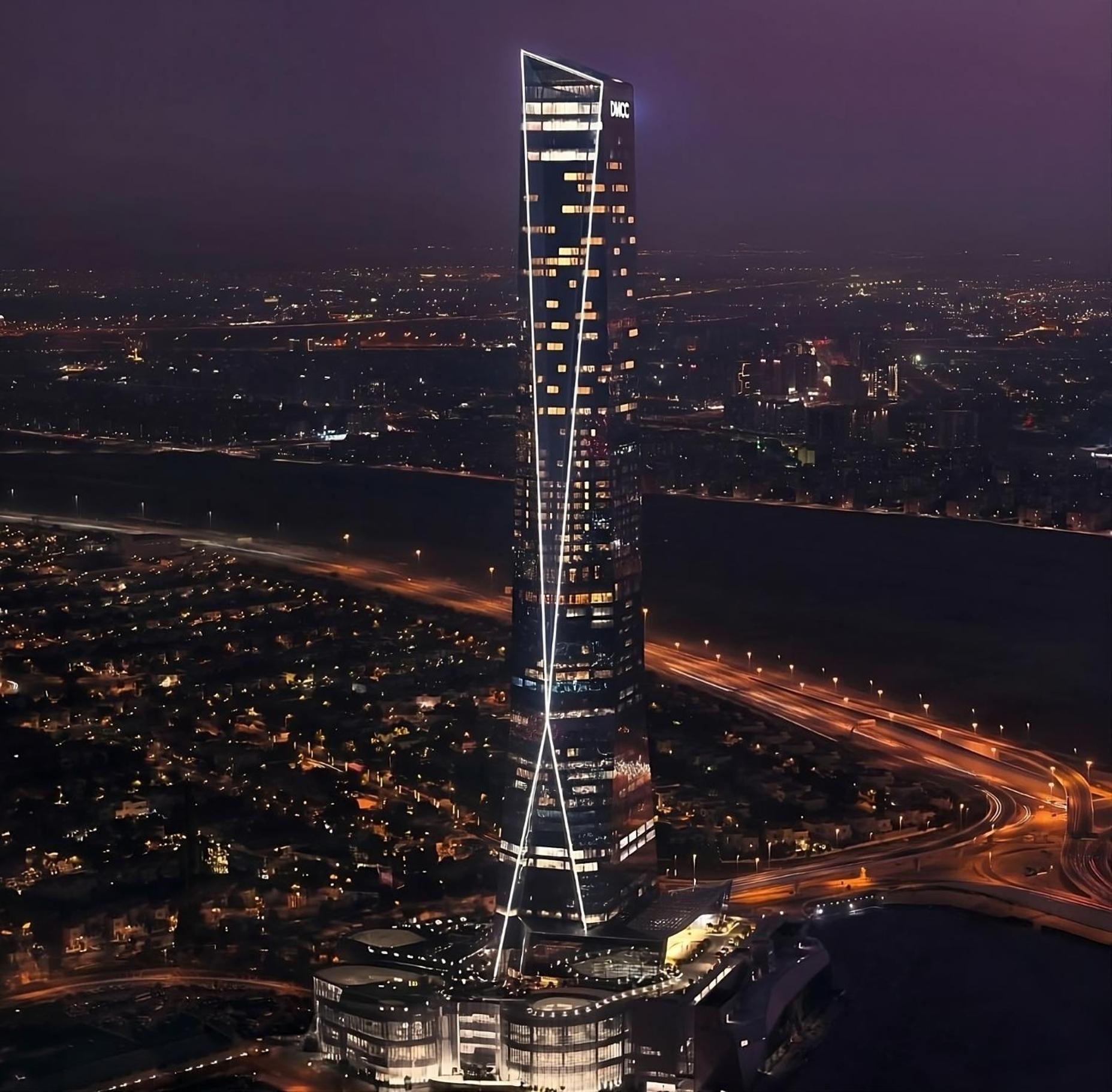 Hotel So/ Uptown Dubai Exterior foto The proposed tower at night